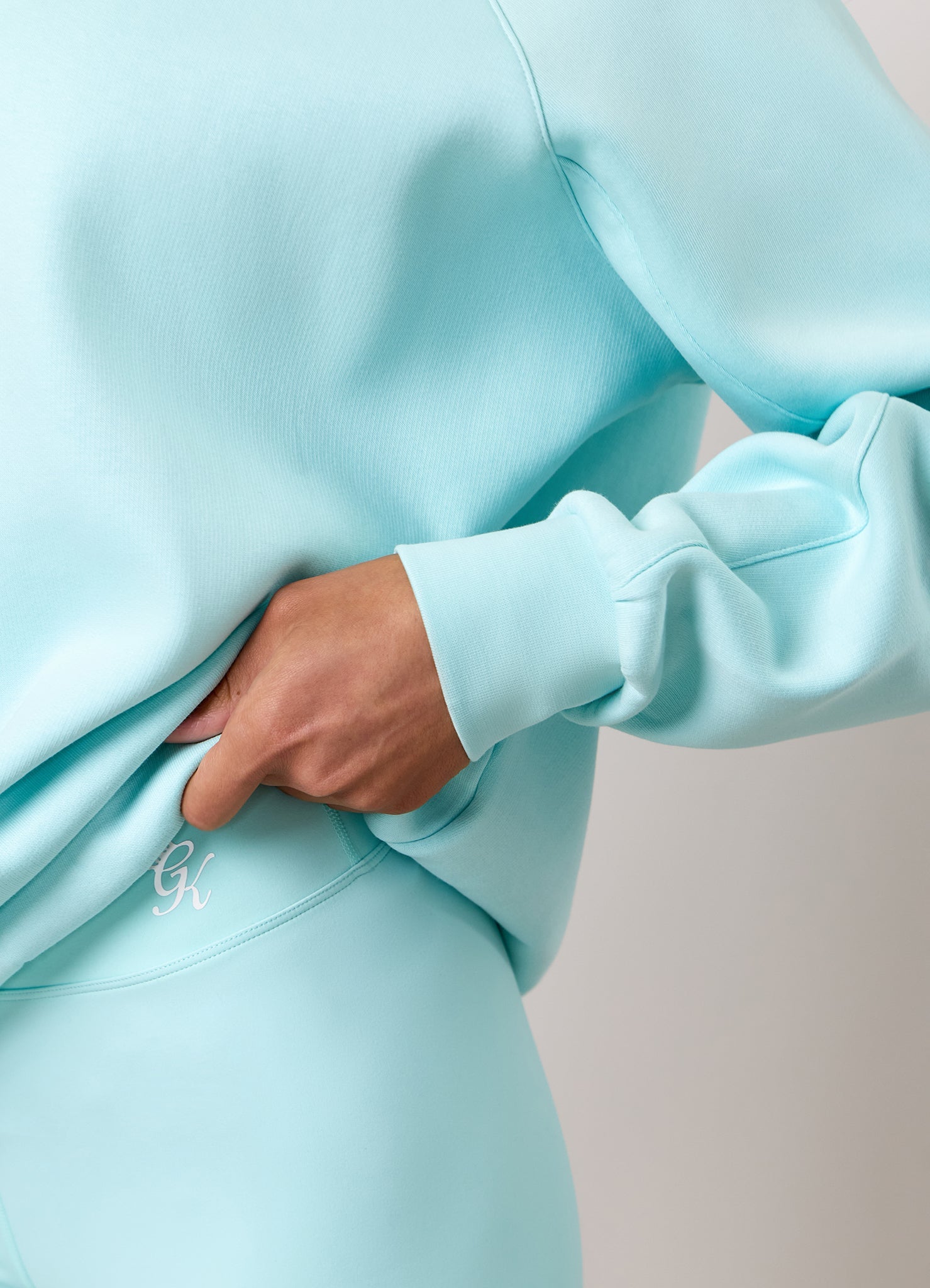 Gym King 365 Raglan Sleeve Funnel - Pale Turquoise