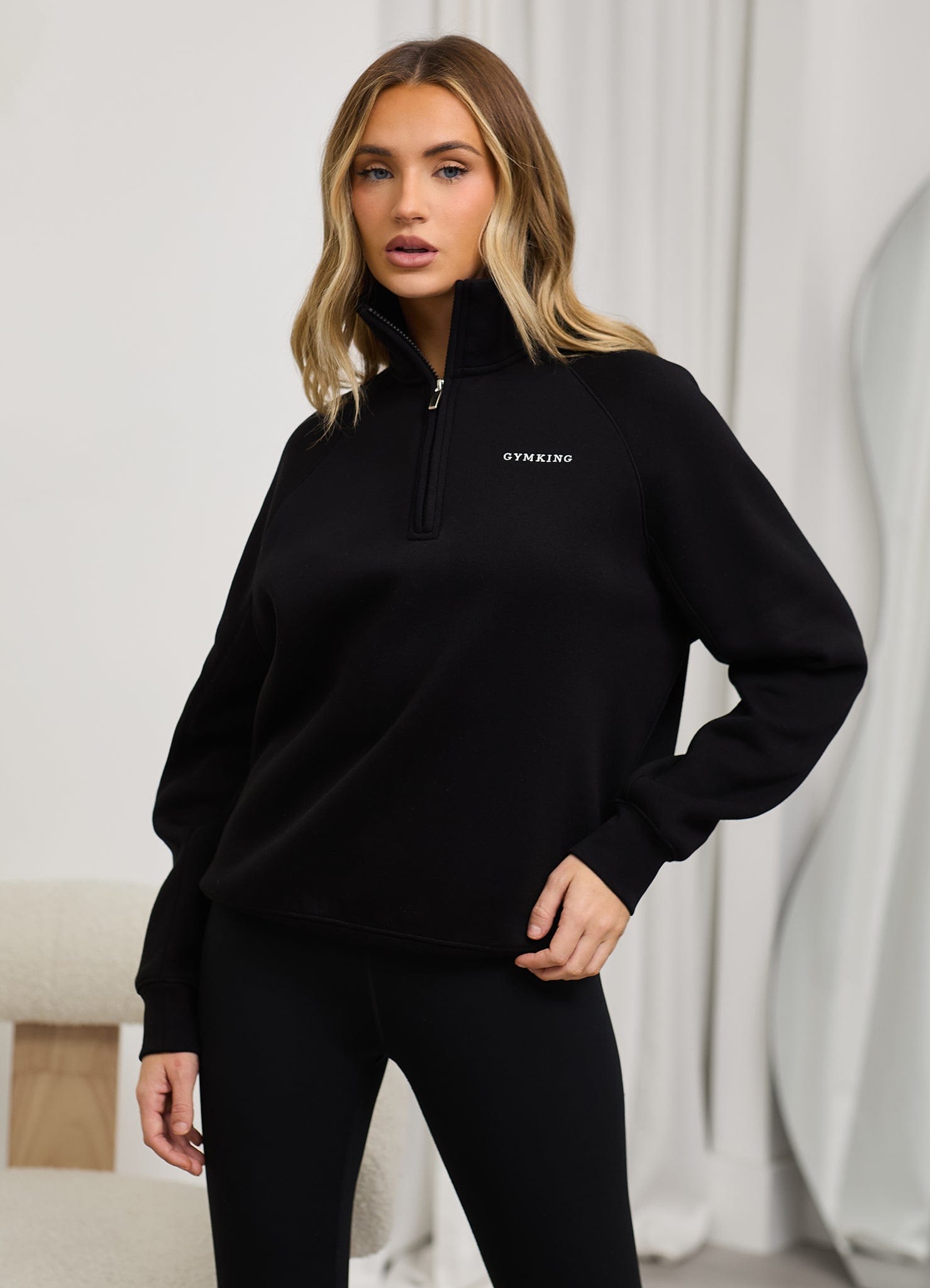 Gym King Raglan Sleeve Fleece Funnel - Black