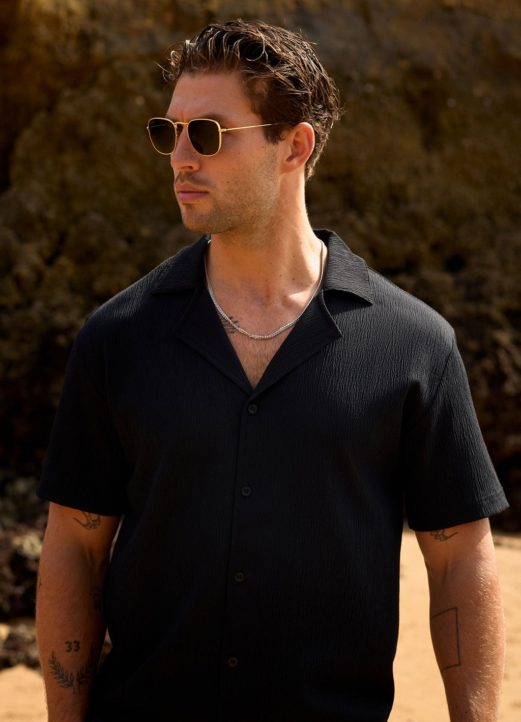 Gym King Signature Woven Texture Shirt - Black