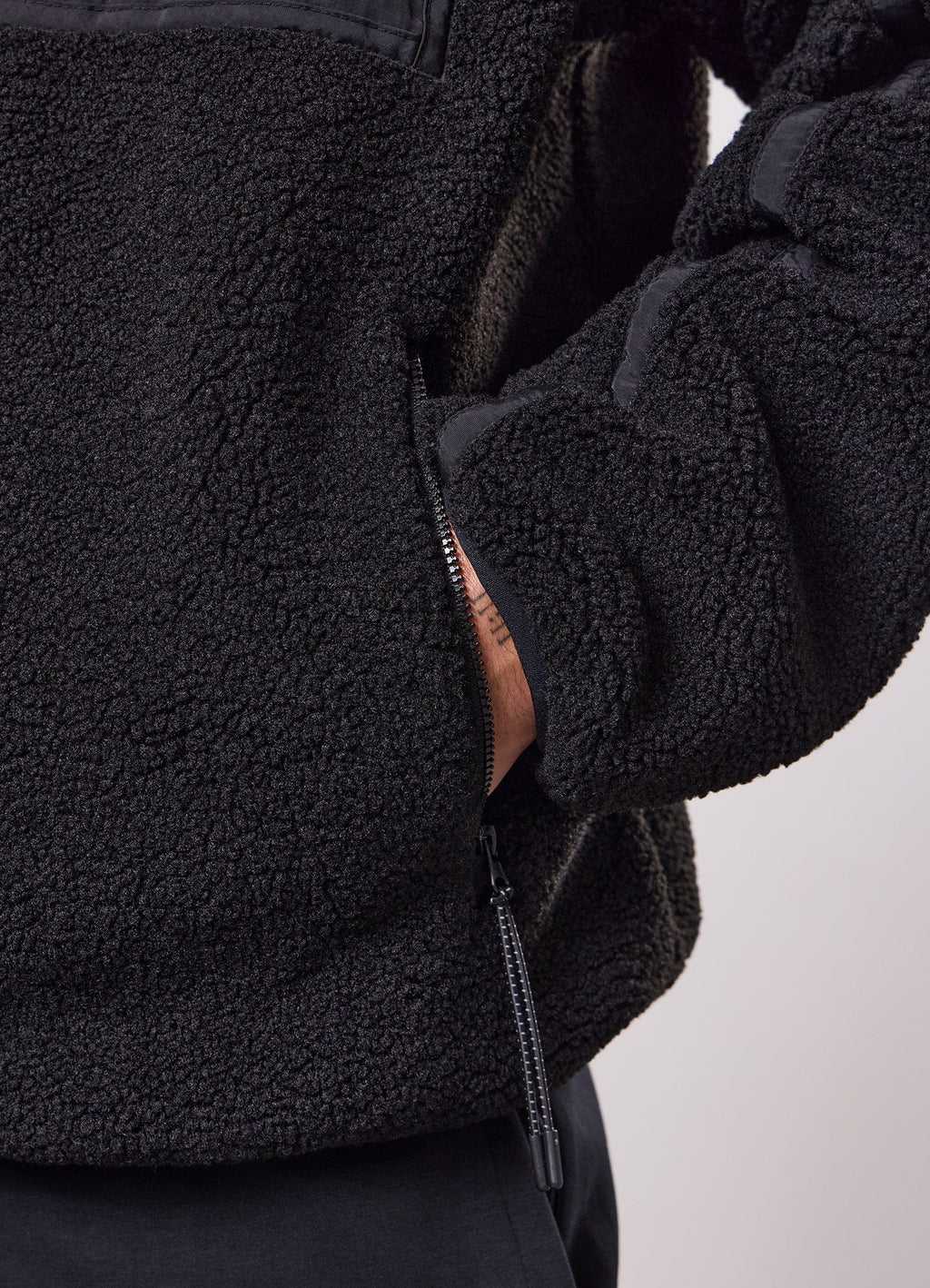 Gym King Borg Funnel Jacket - Black