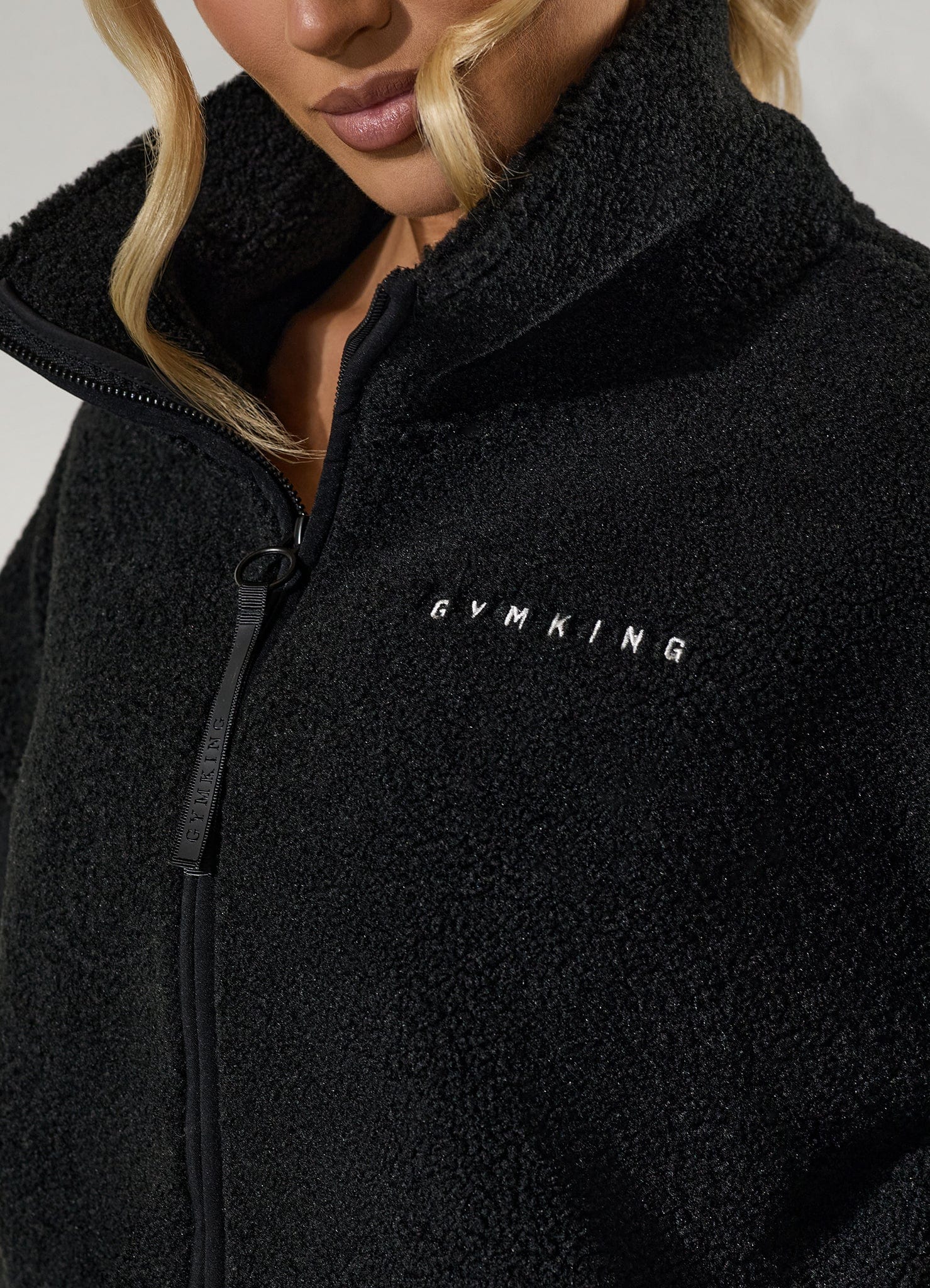 Gym King Linear Cropped Borg Full Zip - Black