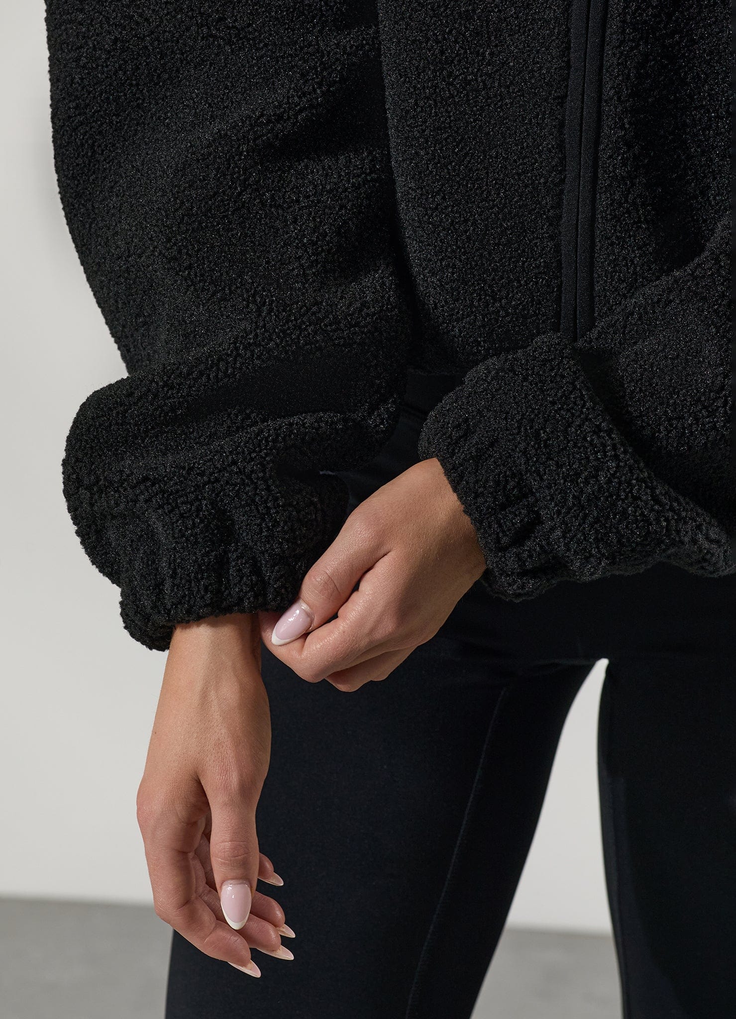 Gym King Linear Cropped Borg Full Zip - Black