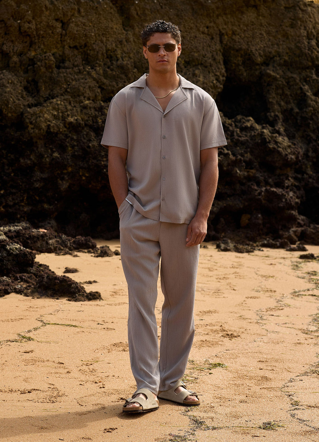 Gym King Signature Woven Shirt - Taupe