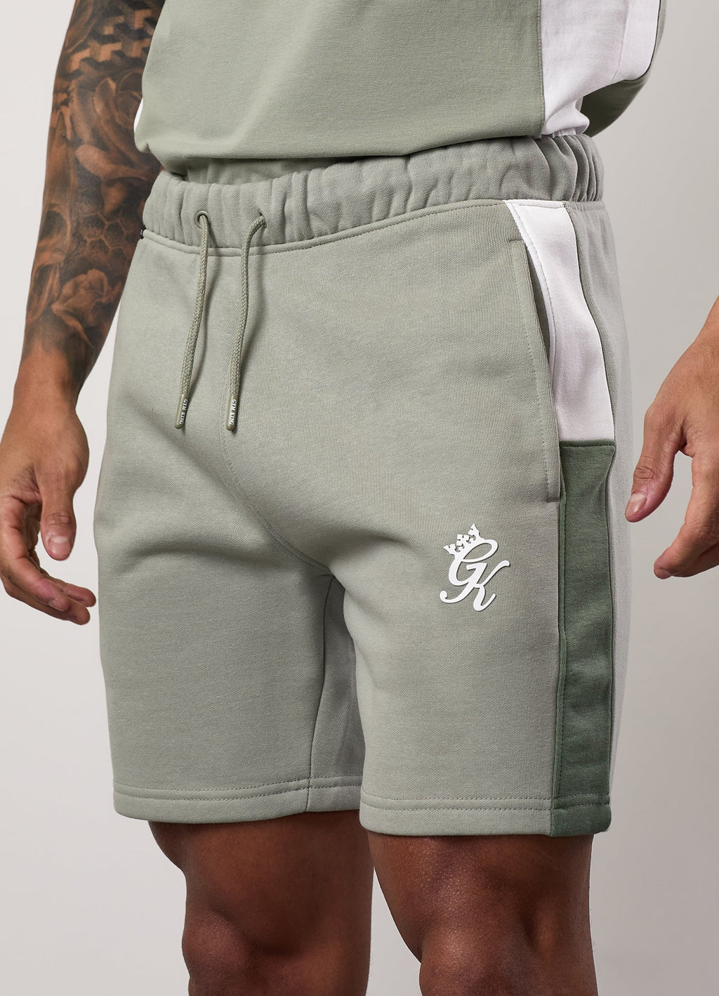 Gym King Contrast Panel Short - Fern/Soft Khaki/White