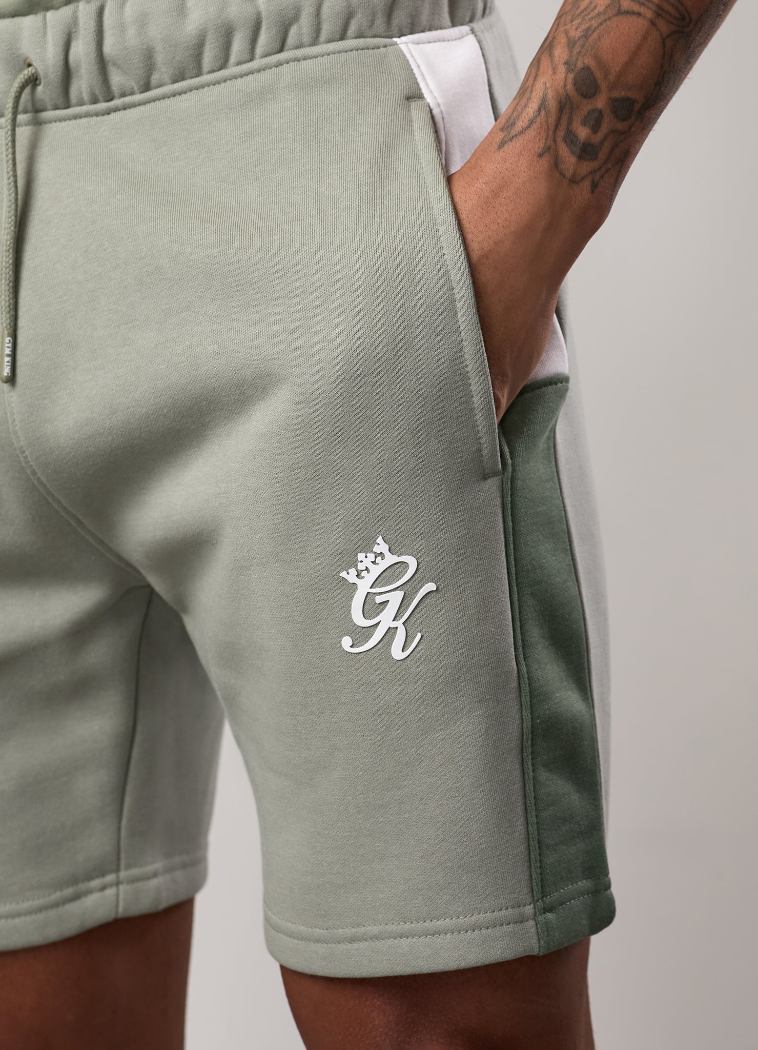Gym King Contrast Panel Short - Fern/Soft Khaki/White