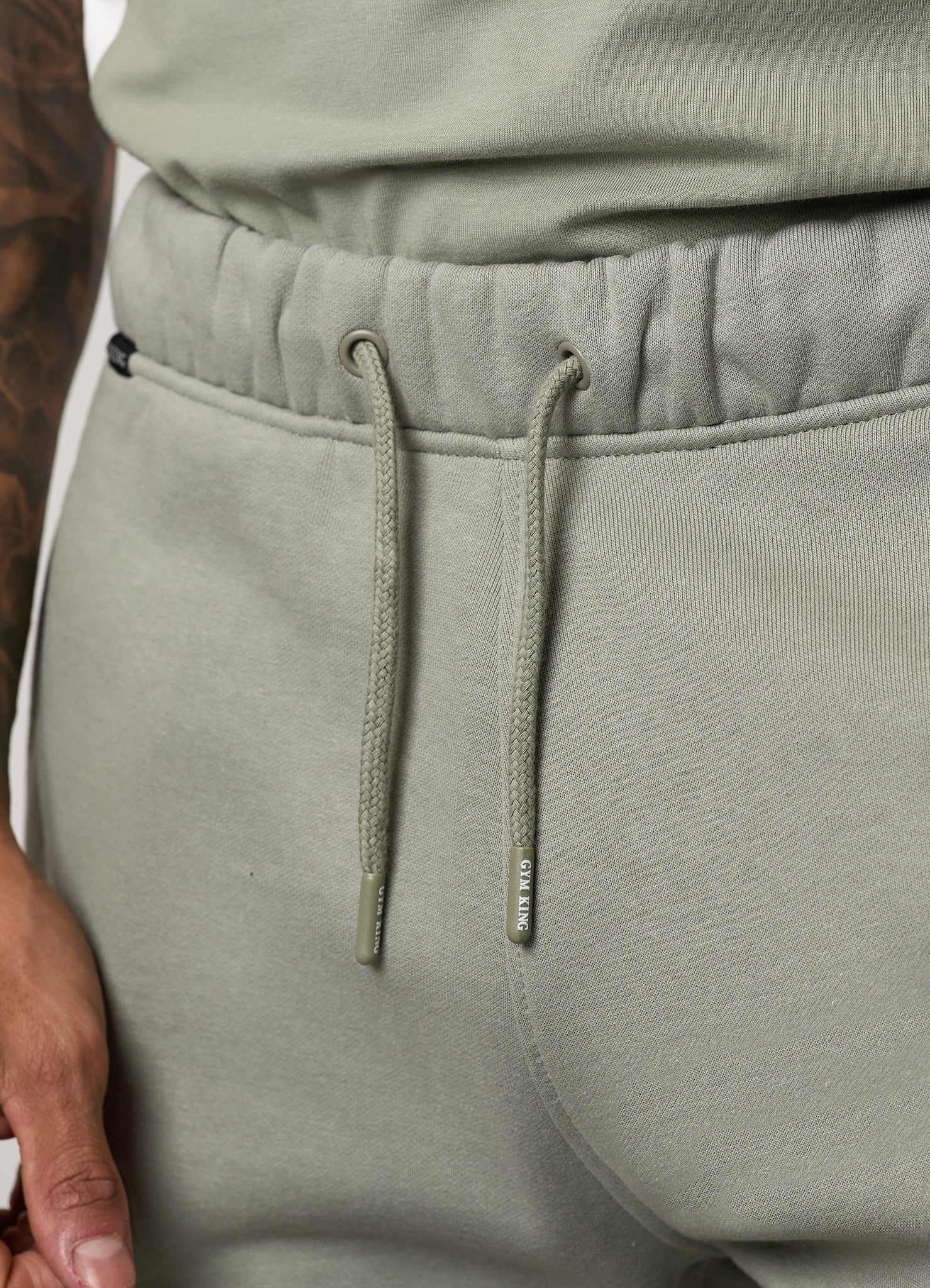 Gym King Contrast Panel Short - Fern/Soft Khaki/White