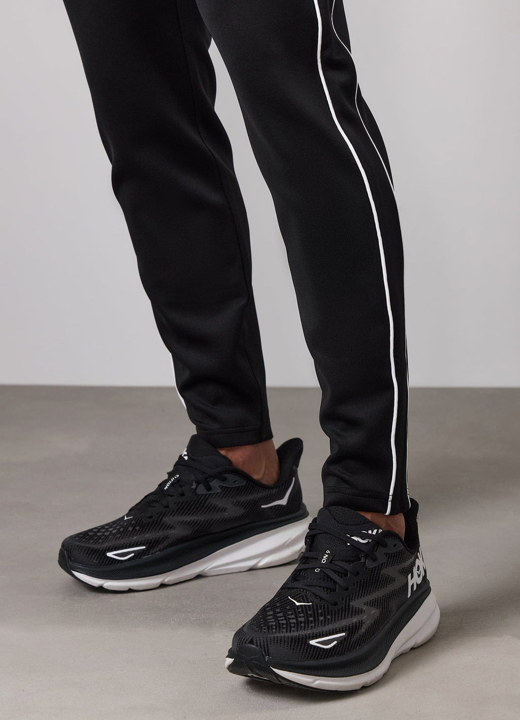 Gym King Core Piped Tapered Leg Jogger - Black
