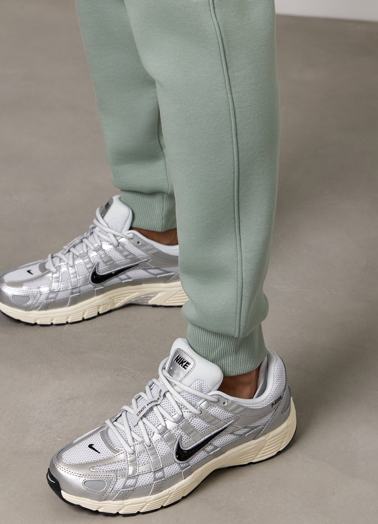 Gym King Fundamental Linear Jogger - Urban Sage