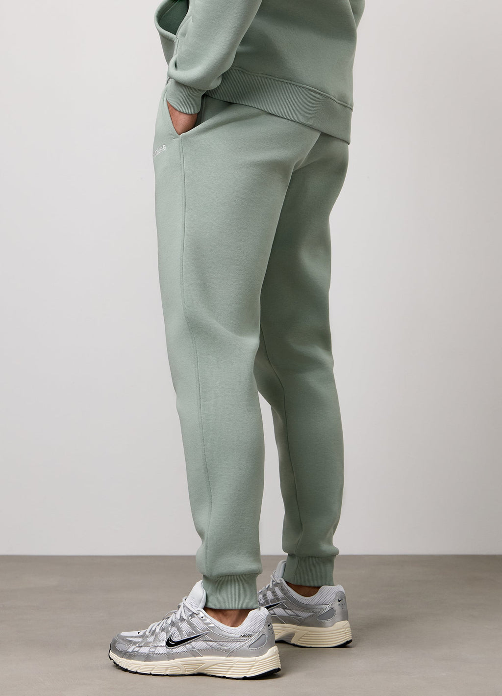 Gym King Fundamental Linear Jogger - Urban Sage