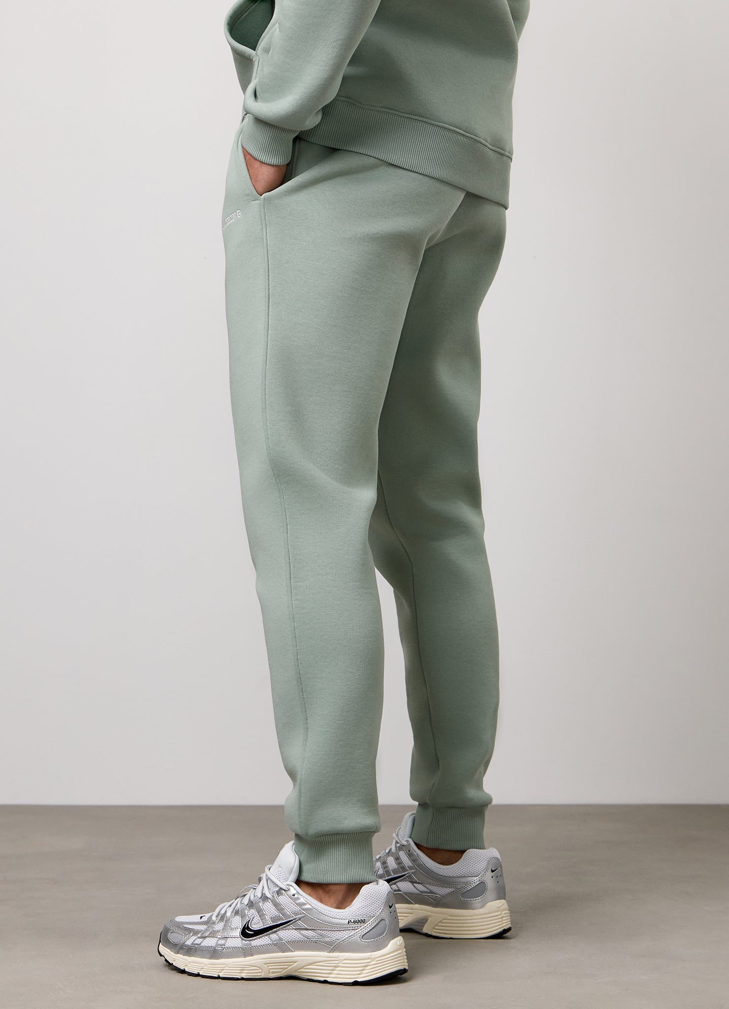 Gym King Fundamental Linear Jogger - Urban Sage