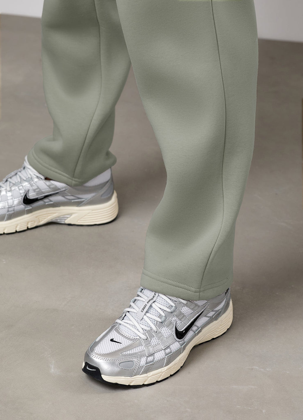 Gym King Fundamental Linear Straight Leg Jogger - Soft Khaki