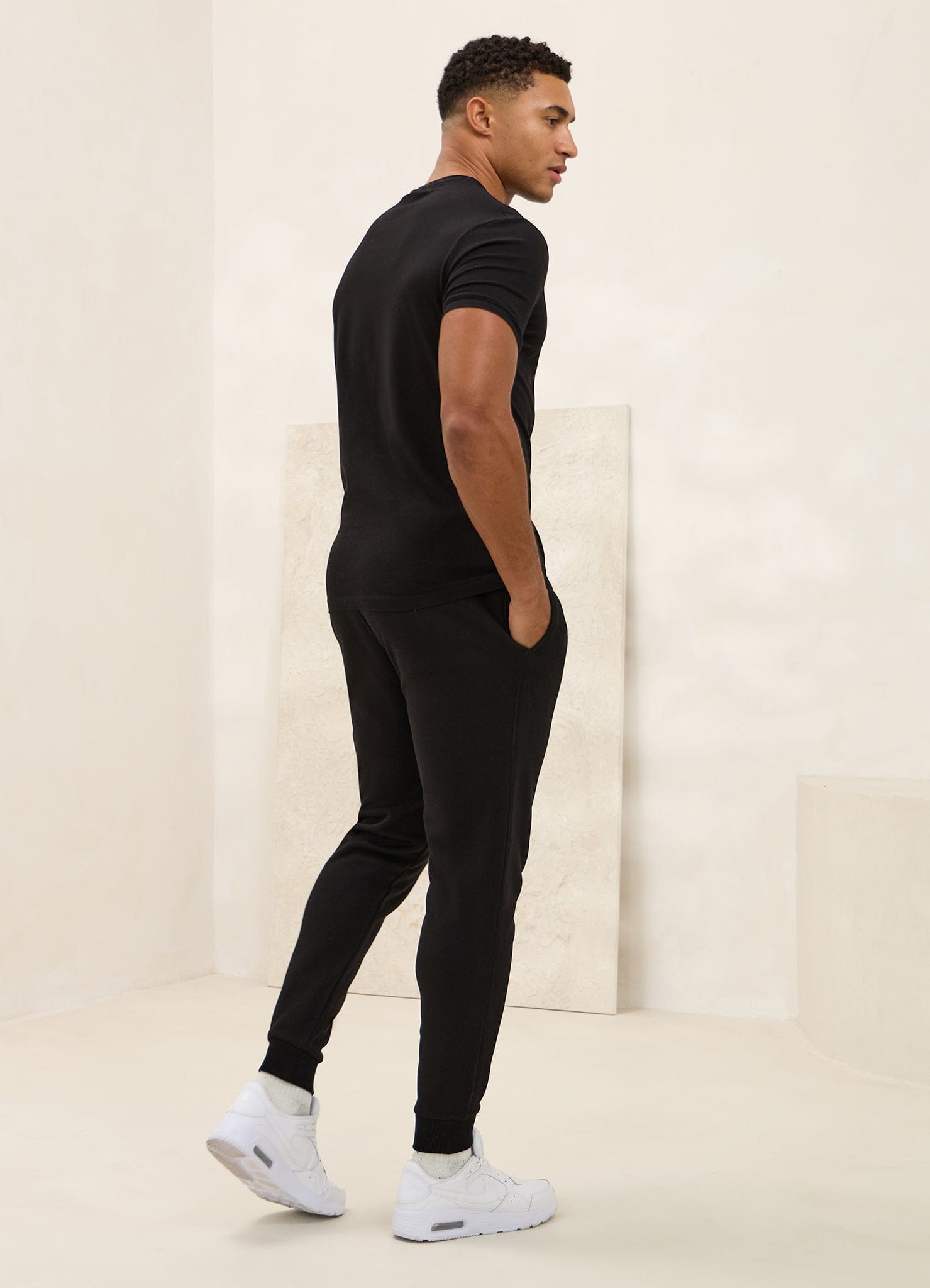 Gym King Fundamental Linear Jogger - Black