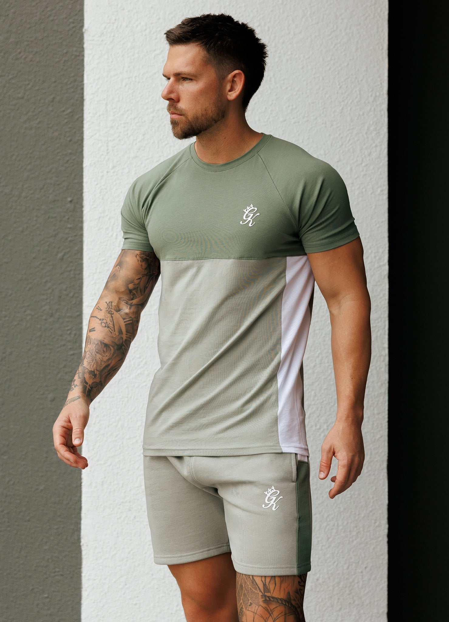 Gym King Contrast Panel Short - Fern/Soft Khaki/White