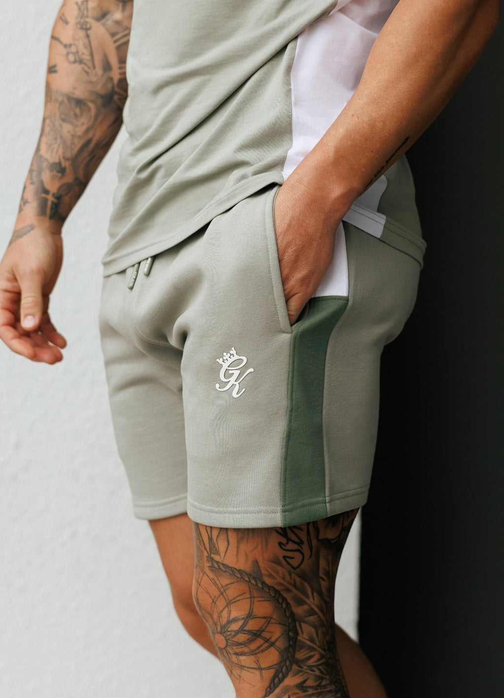 Gym King Contrast Panel Short - Fern/Soft Khaki/White