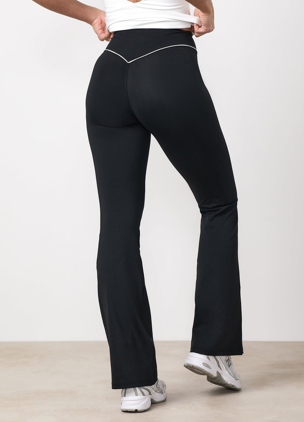 Gym King Knockout Flared Legging - Black