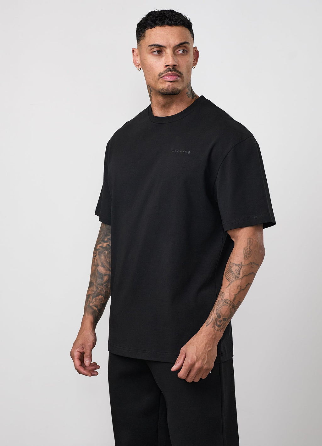Gym King Linear Arch Tee - Black / Black