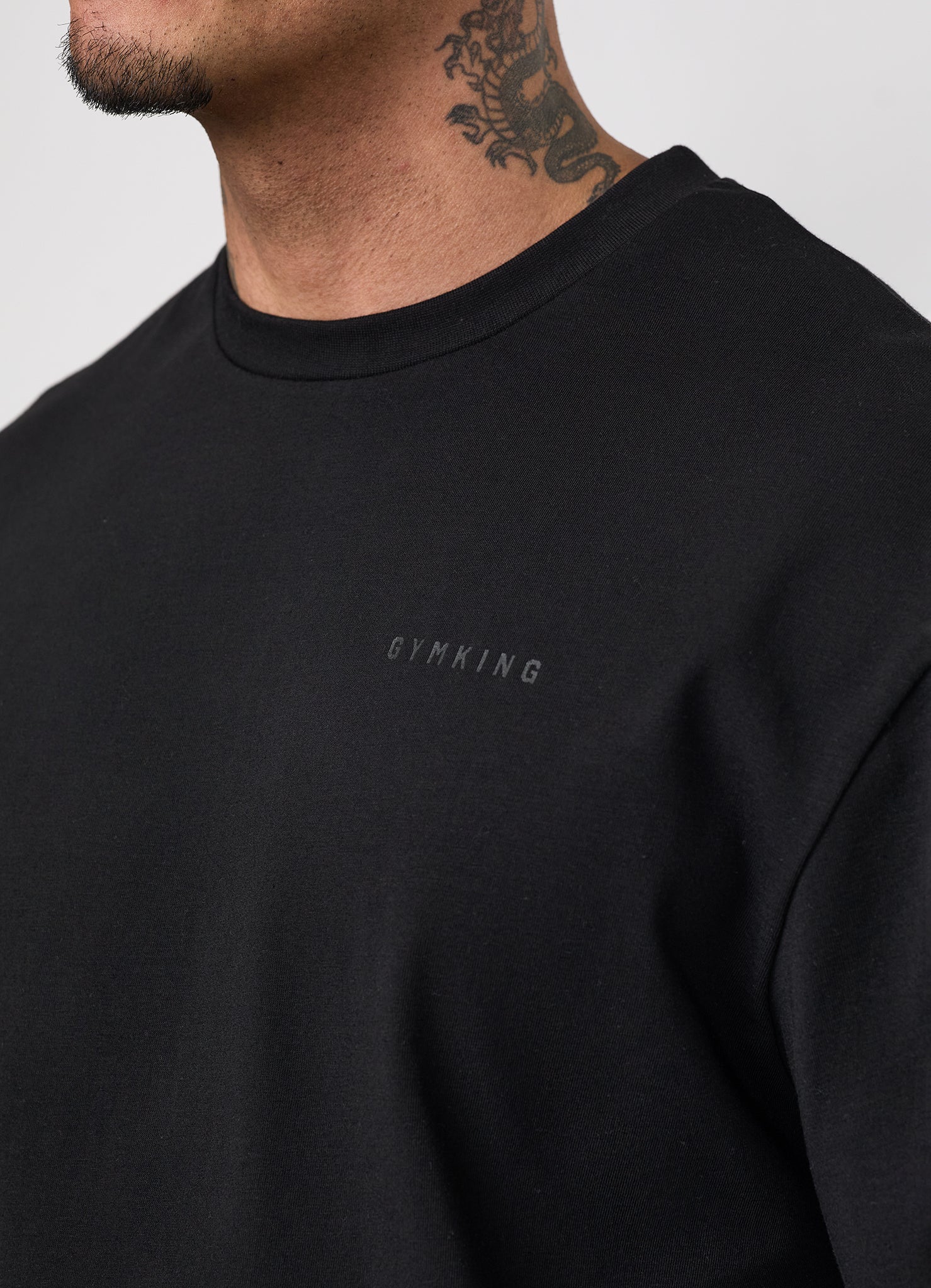 Gym King Linear Arch Tee - Black / Black