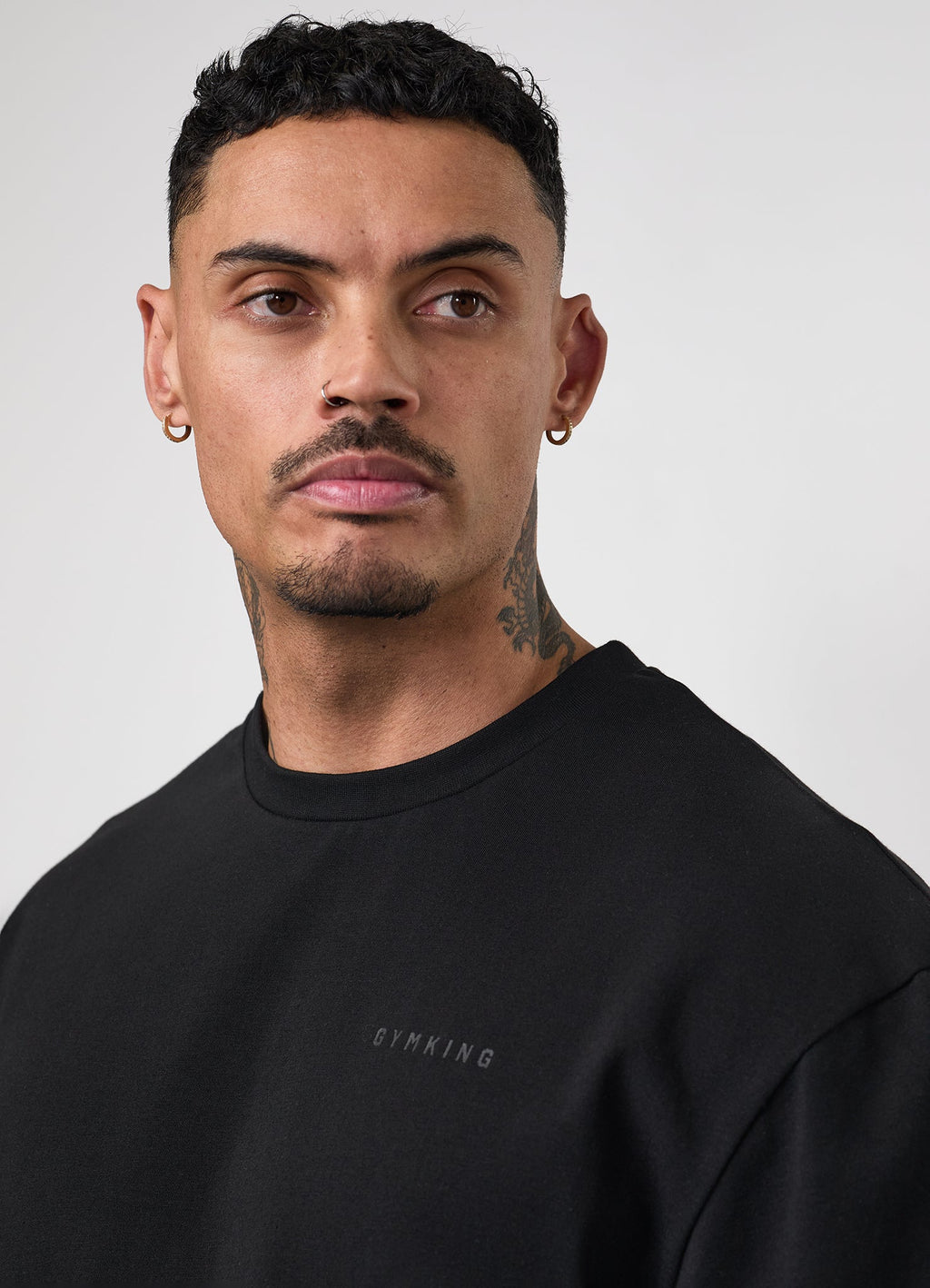 Gym King Linear Arch Tee - Black / Black