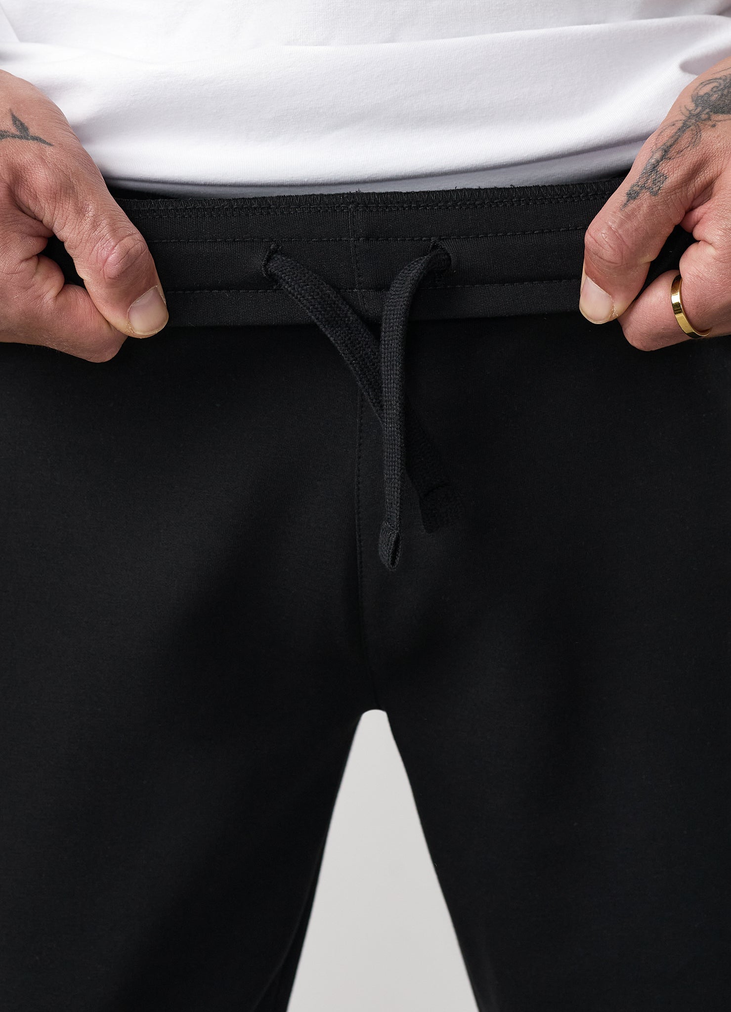 Gym King Linear Travel Cargo Jogger - Black