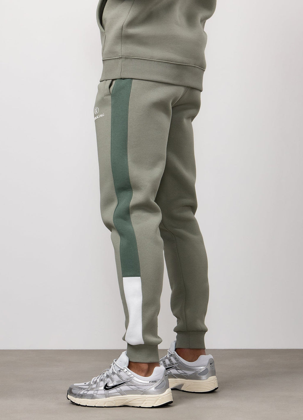 Gym King Power Colour Block Fleece Jogger - Soft Khaki/Fern Green/White
