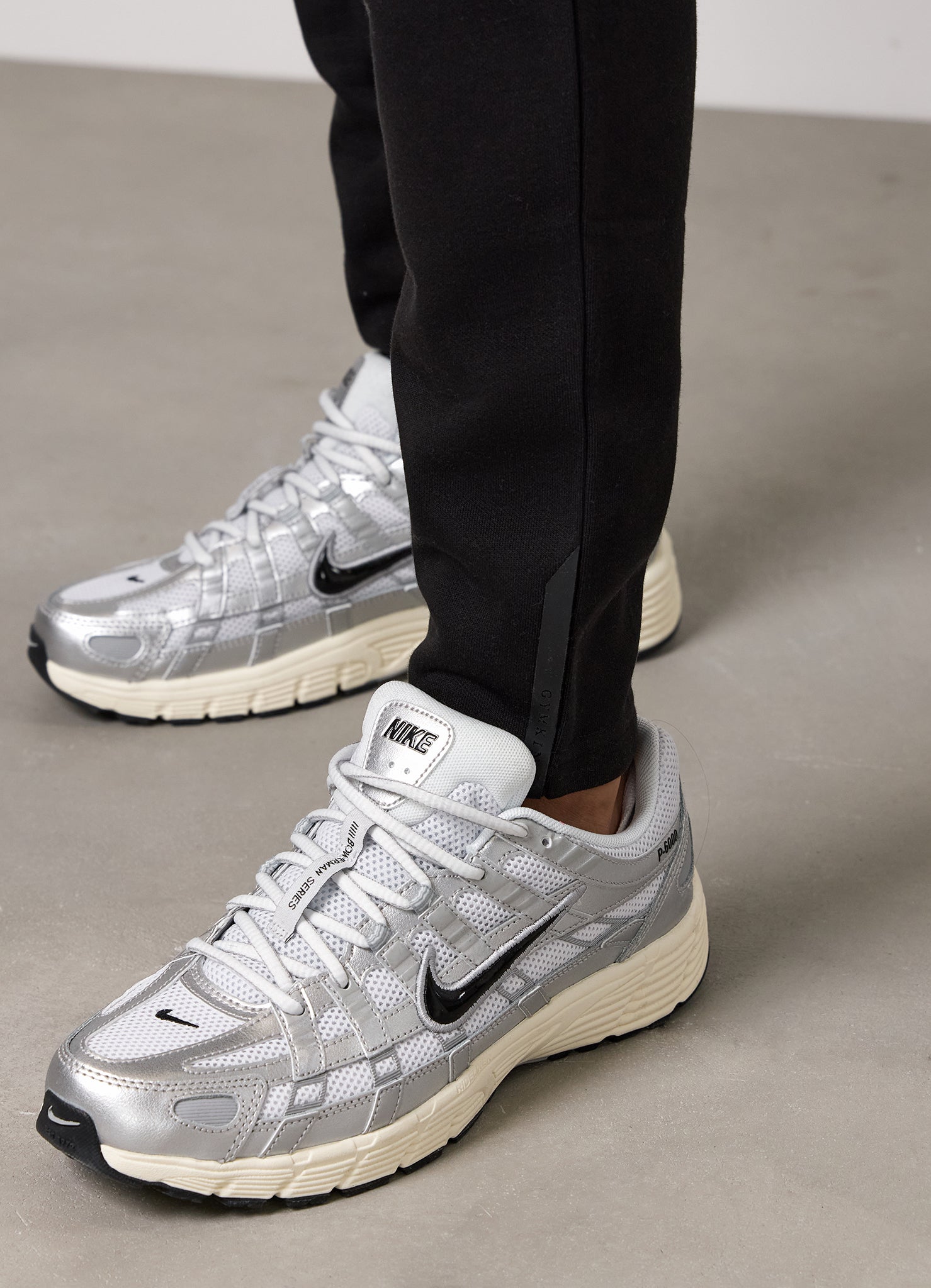 Gym King Pro Logo Jogger - Black/White