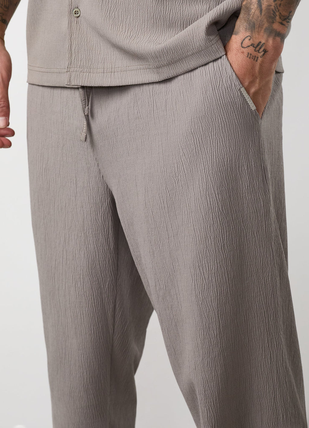 Gym King Signature Woven Trouser - Taupe