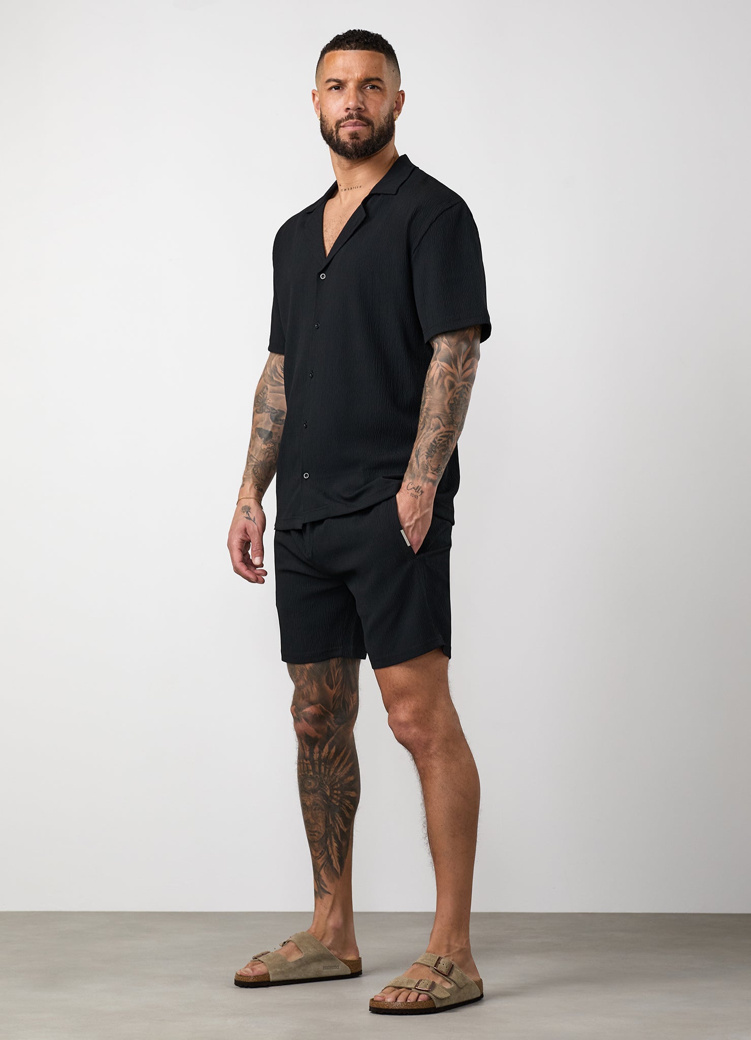 Gym King Signature Woven Texture Shirt - Black