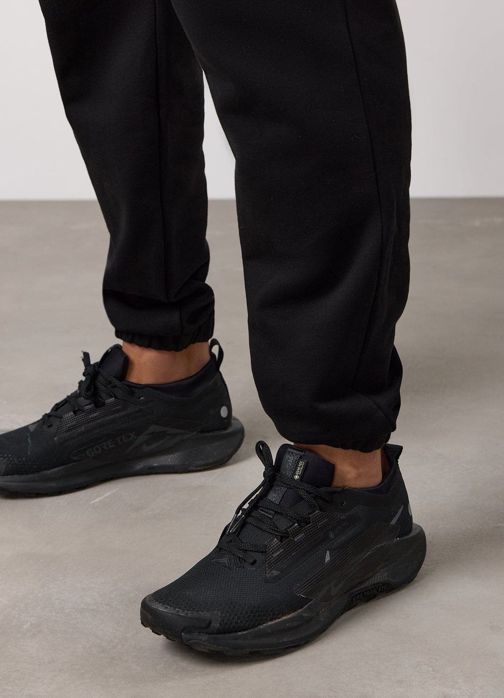 Gym King Stoic Esja Loopback Jogger - Volcanic Black